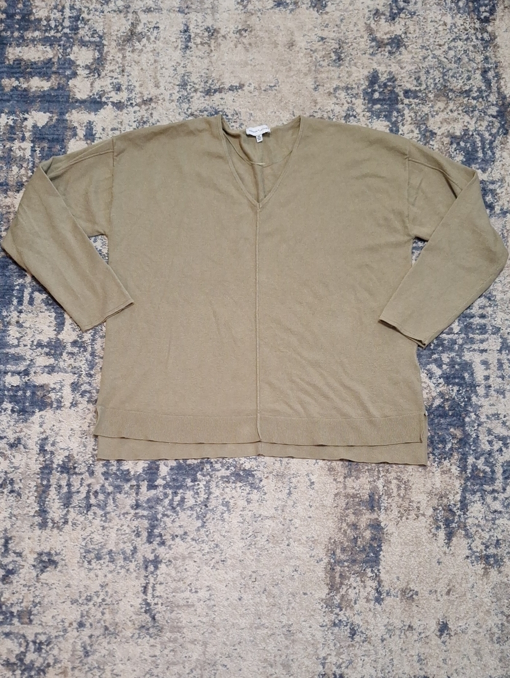 Gibson & Latimer Women's Olive Green Oversized V-Neck Center Seam Sweater XXL